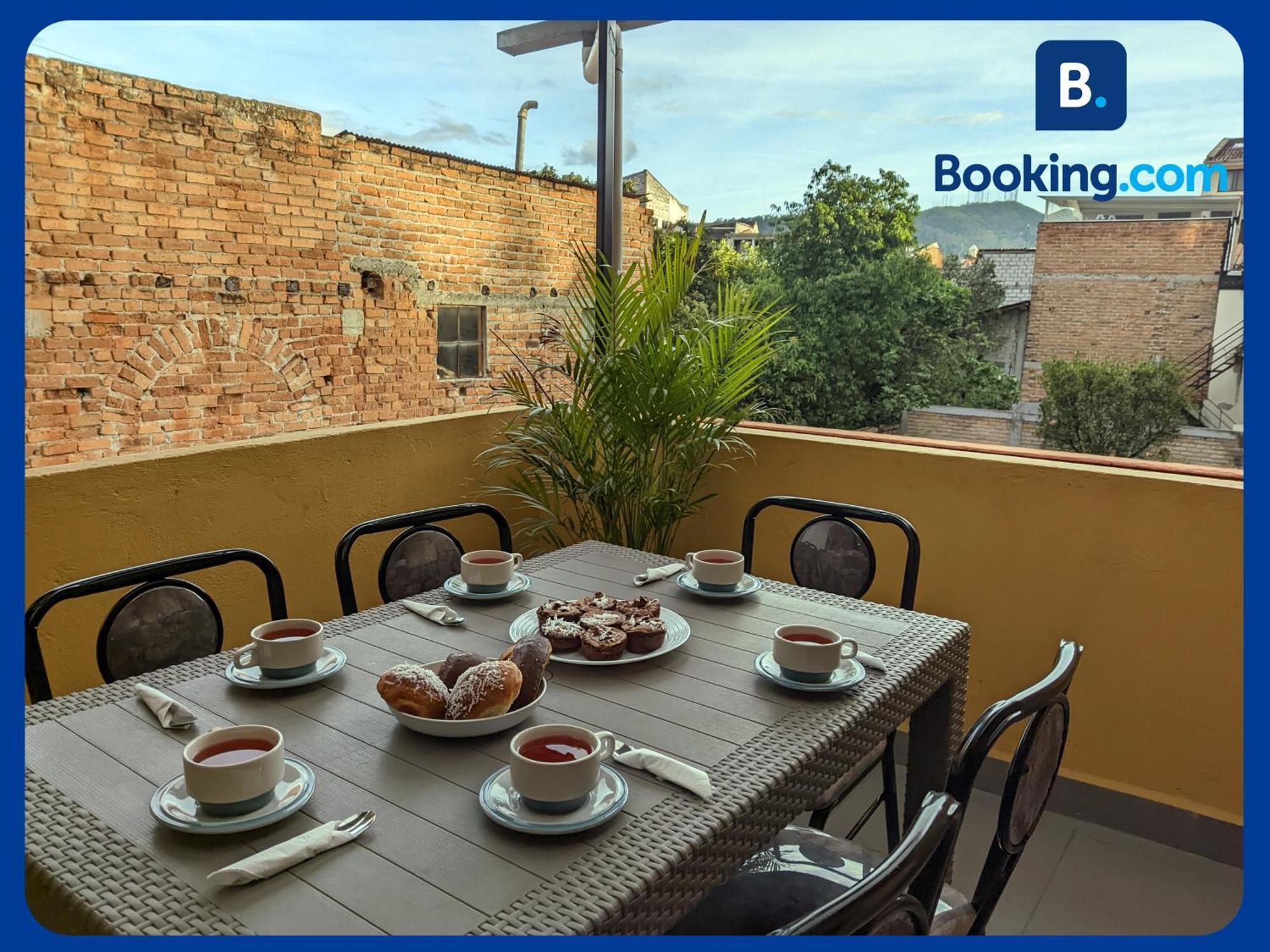 Апартаменти Departamento En Centro Historico Куенка Екстер'єр фото